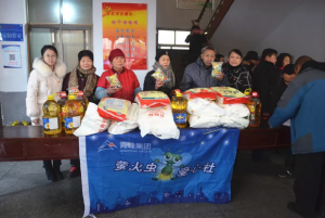 【螢火蟲(chóng)愛(ài)心活動(dòng)第九十九期】春節(jié)送溫暖，我們?cè)谛袆?dòng)！